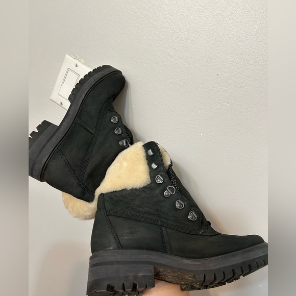 TIMBERLAND Women’s Courmayeur Valley Shearling Lined Boots in Black. Size 7.5W - Picture 4 of 9
